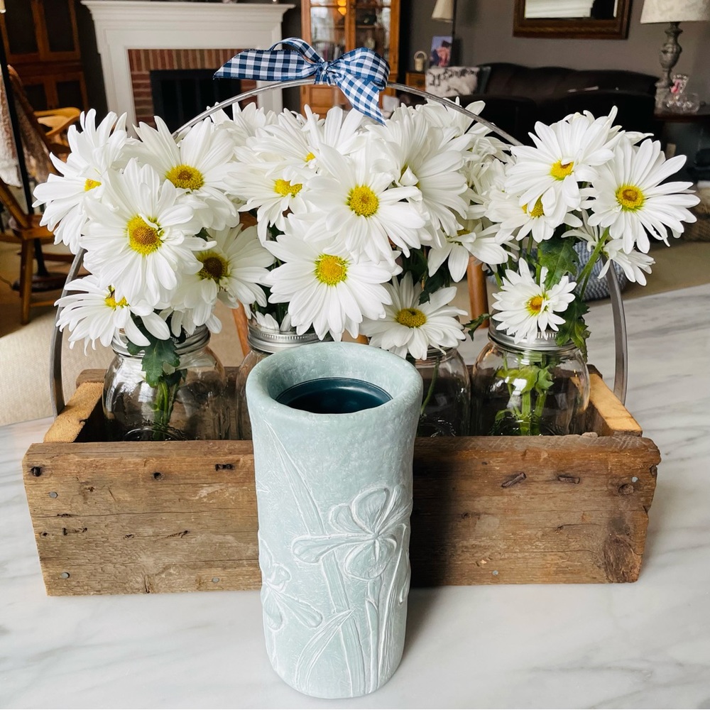 Isabel Bloom•Vintage 1999•Cast Concrete• Frosted Blue/Green•Iris Vase w/Insert🌼